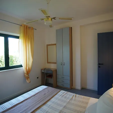 Ξενοδοχείο με διαμερίσματα Oasi Degli Ulivi *
